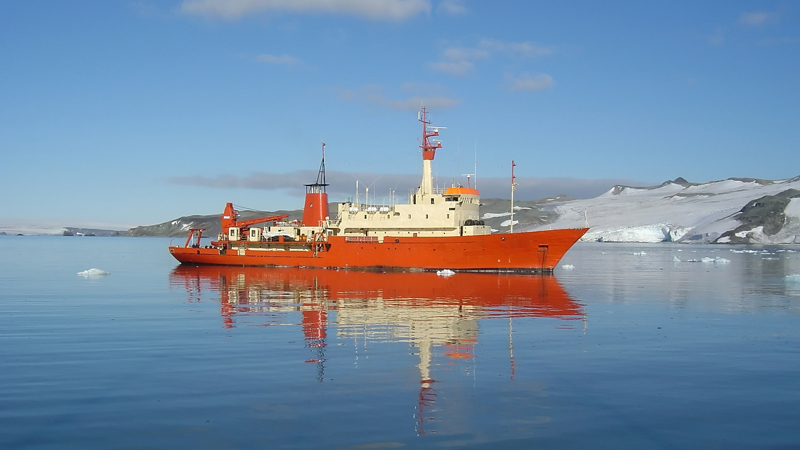Comprehensive Environmental Monitoring Systems for Oceanographic Research Vessels