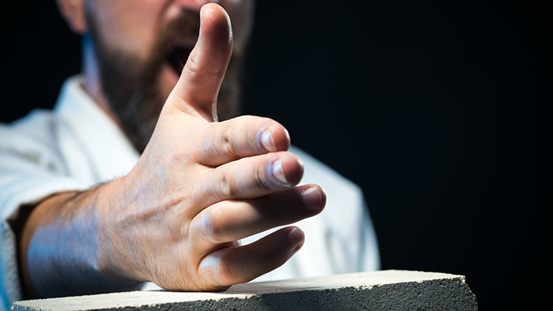 An unbreakable brick manufactured by using humidity and temperature control