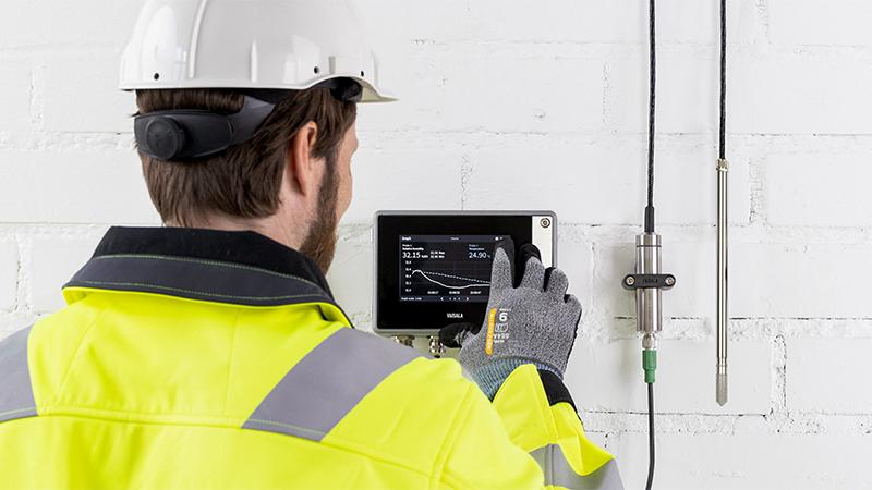 Operator with Indigo500 installation