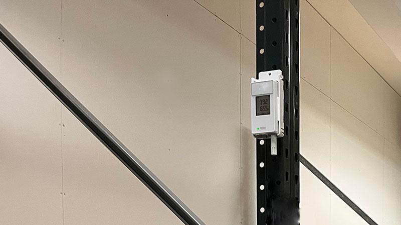 Rack mounted wireless monitoring