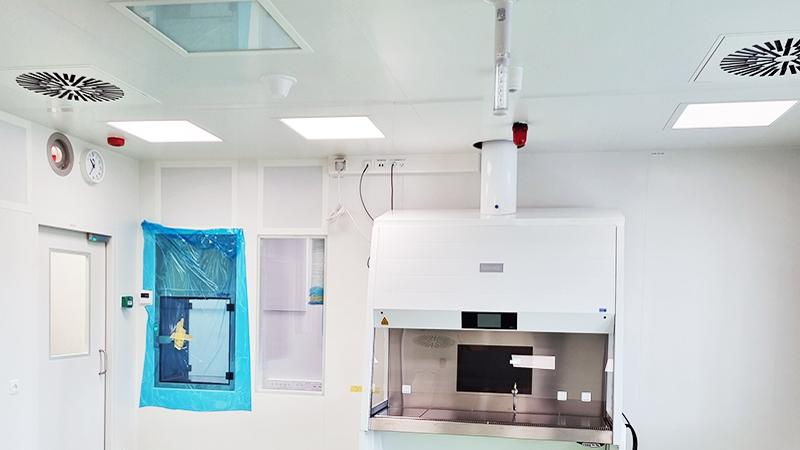 Isolation chamber monitoring system with mounted signal tower alarm