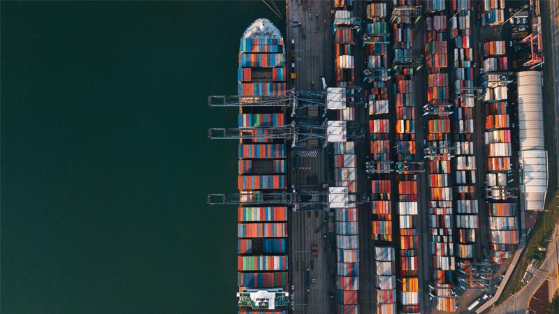 Navigating the wind at ports: