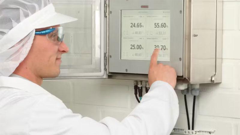 Liquid measurements interface with user
