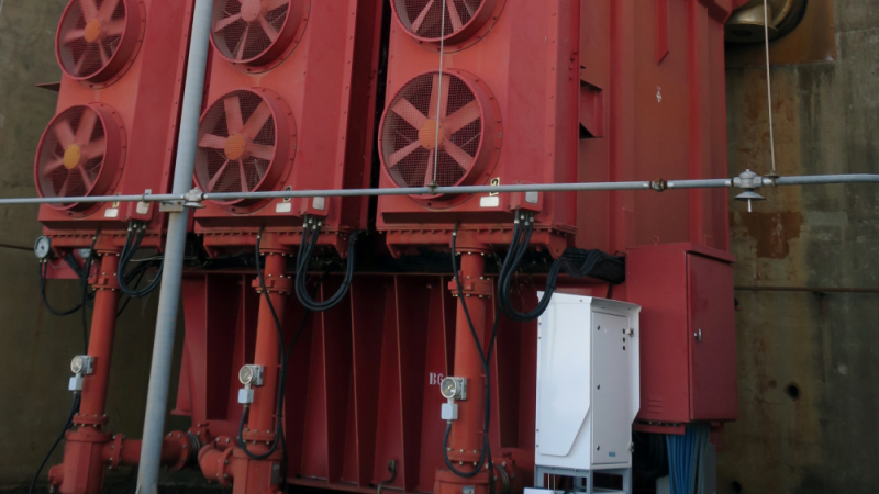 Vaisala’s Optimus™ DGA Monitor OPT100 for advanced dissolved gas analysis with total gas pressure method, detecting air leaks in transformers.