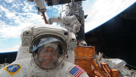 Mike Massimino spacewalk