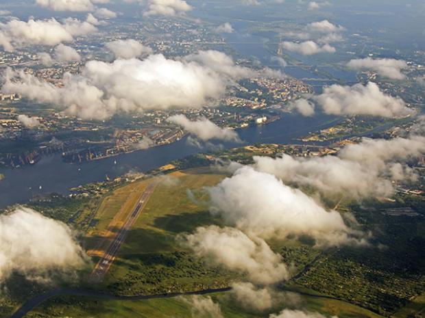 High level clouds from an airplane