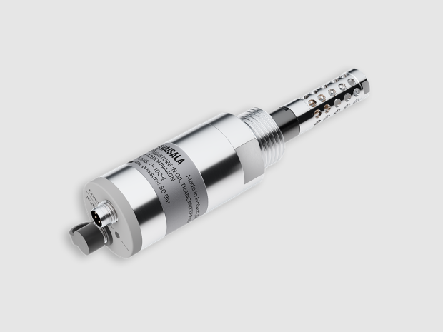 MMT143 moisture and temperature transmitter for oil