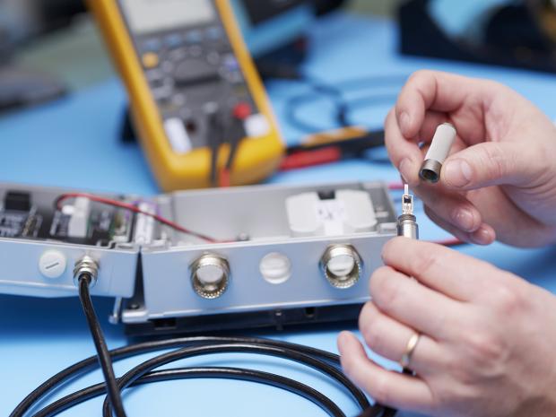 Accredited ISO/IEC 17025 calibration by Vaisala.