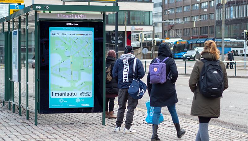 Air quality display at tram stop