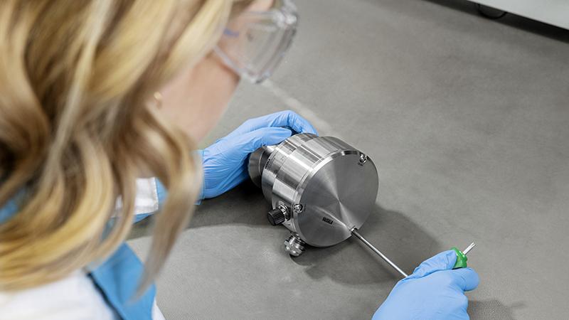 Process refractometer maintenance at Vaisala