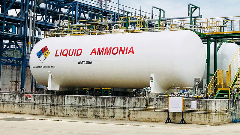 Liquid ammonia tank