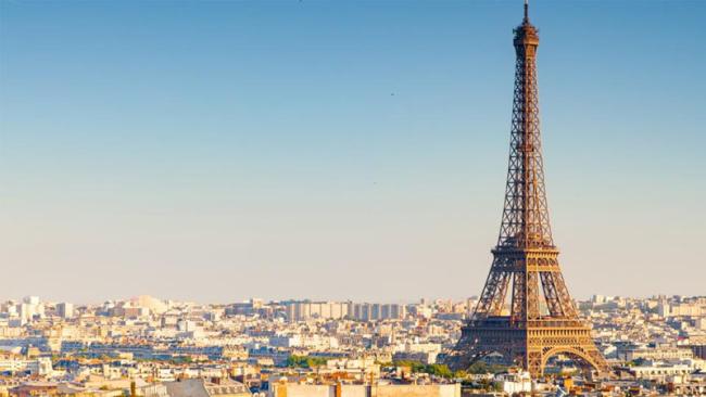 Air quality insights from the Eiffel Tower