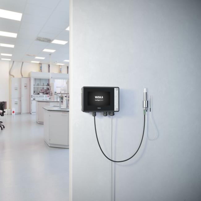 Indigo500 series transmitter with HPP270 series probe