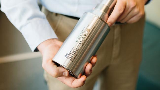 MGP260 series instrument held in hands