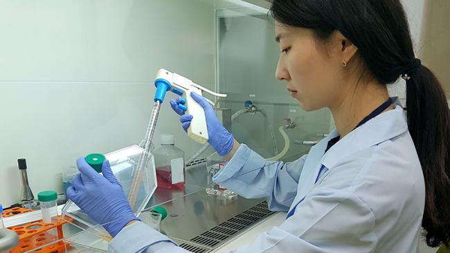 Cell and gene therapy manufacturing lab