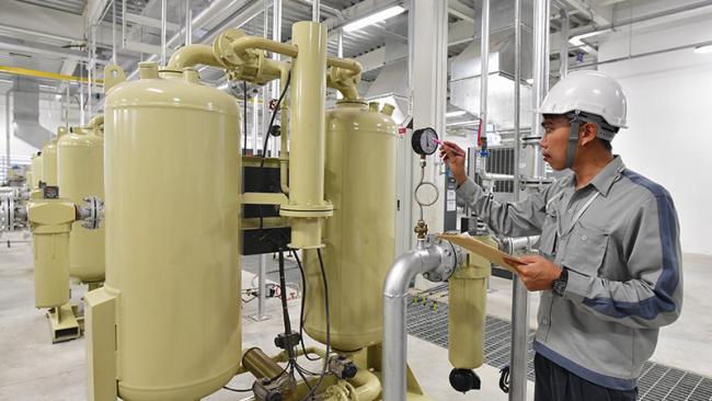 Compressed air installation