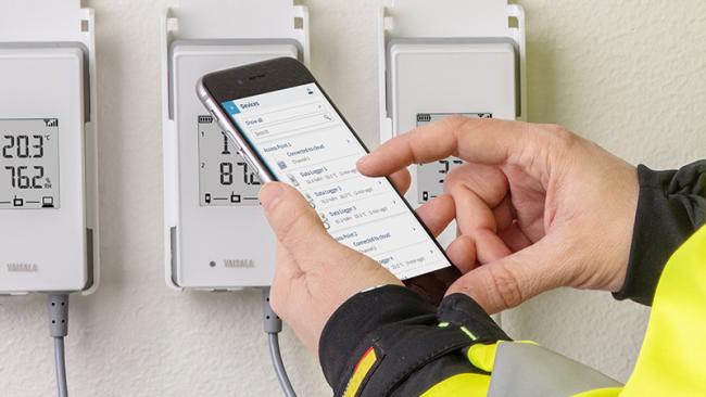 Vaisala Jade Smart Cloud. Checking data on the mobile device.