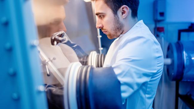 H2O2 bio-decontaminated isolator