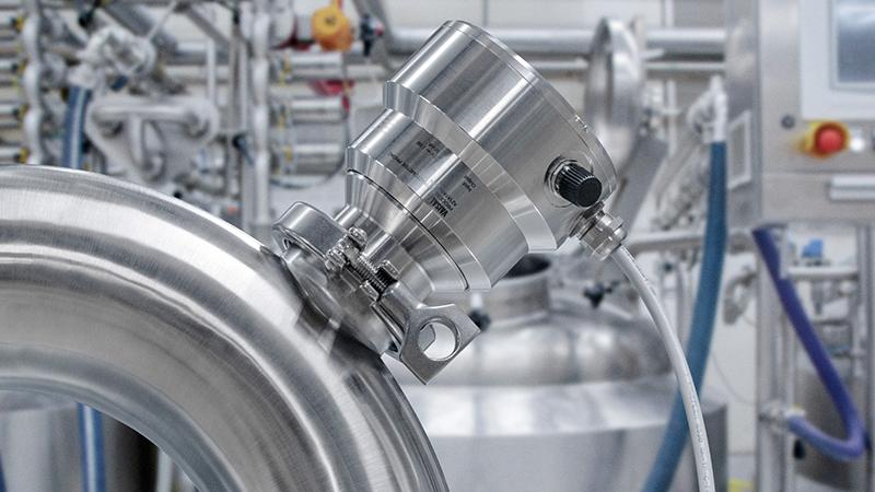 Process refractometer installed 