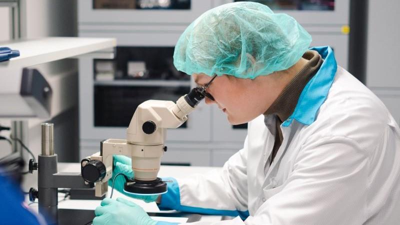 Giant Leap trainee in a lab