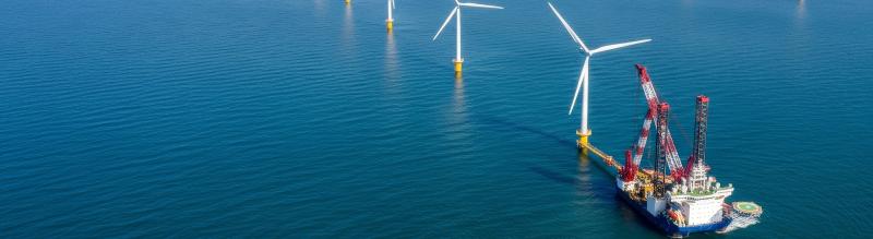 Offshore wind farm construction site with installation vessel