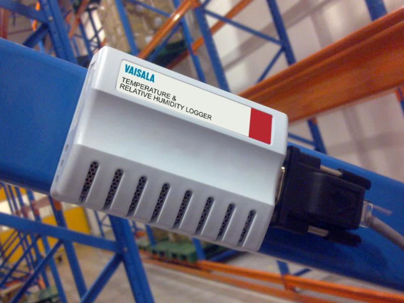 In a warehouse: Temperature and humidity data logger DL2000 – superior accuracy and stable measurement data loggers for temperature and humidity. 