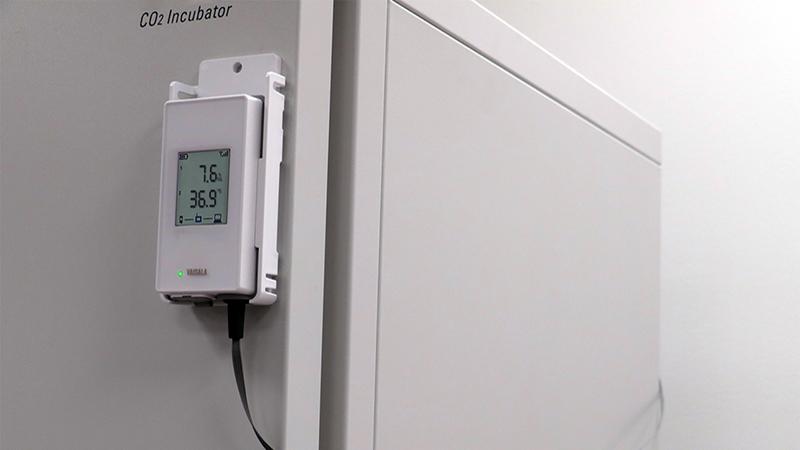RFL100 CO2 data logger on incubator