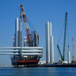 Large offshore Jack-up vessel for use in the offshore wind industry