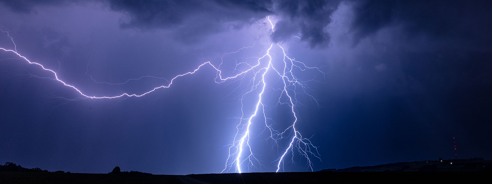 Bolt of ligtning.